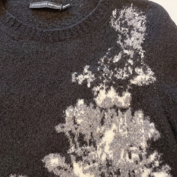 Alexander McQueen black floral Men's sweater - Picture 7 of 7